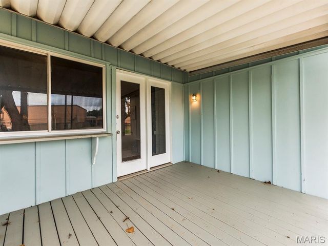 1454 Woodpath Drive, Florissant, MO 63031