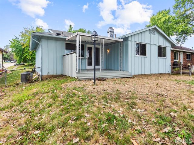 1454 Woodpath Drive, Florissant, MO 63031