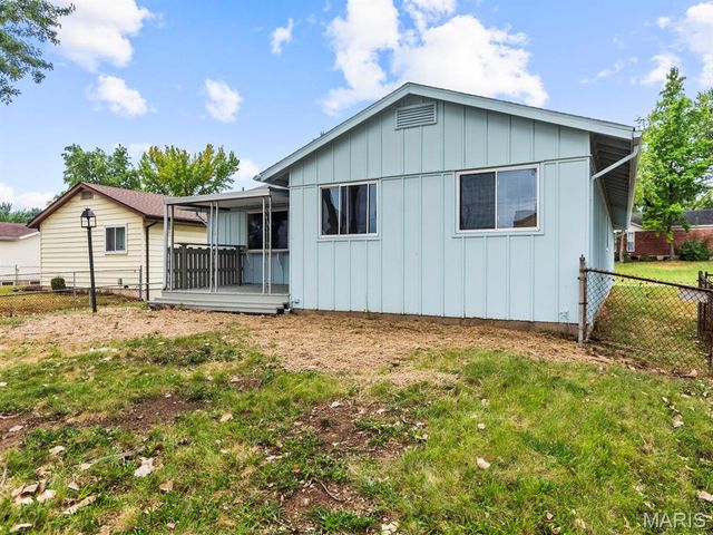 1454 Woodpath Drive, Florissant, MO 63031