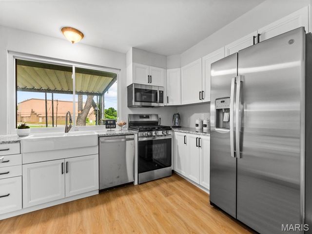 1454 Woodpath Drive, Florissant, MO 63031