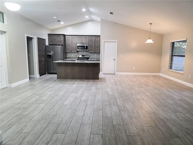 4120 NE 15th PL, Cape Coral, FL 33909