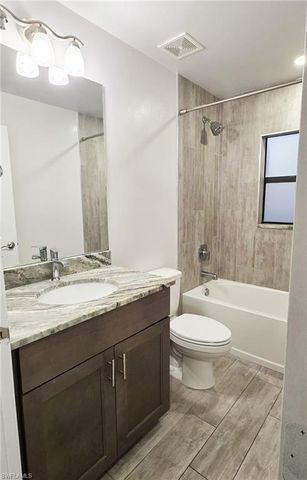 4120 NE 15th PL, Cape Coral, FL 33909