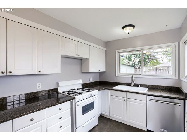 3204 E 29TH St, Vancouver, WA 98661