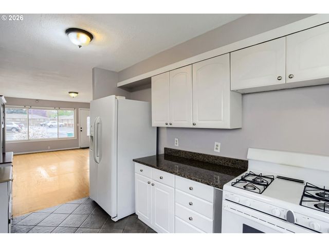 3204 E 29TH St, Vancouver, WA 98661