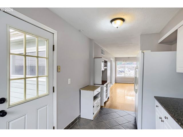 3204 E 29TH St, Vancouver, WA 98661