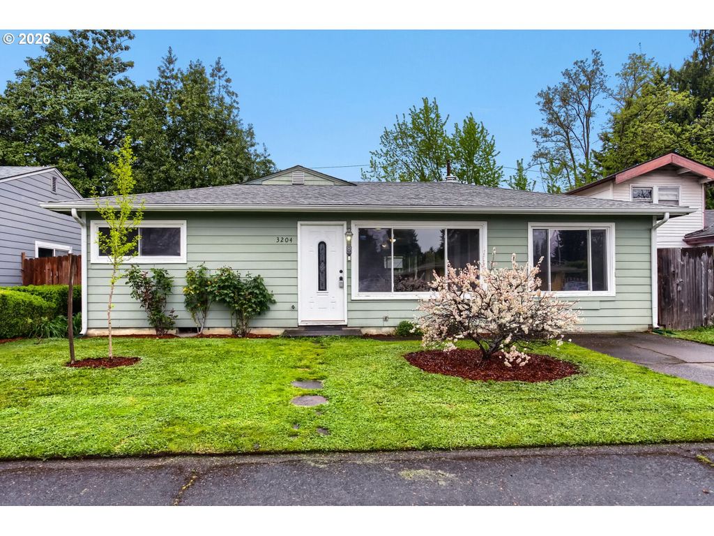 3204 E 29TH St, Vancouver, WA 98661