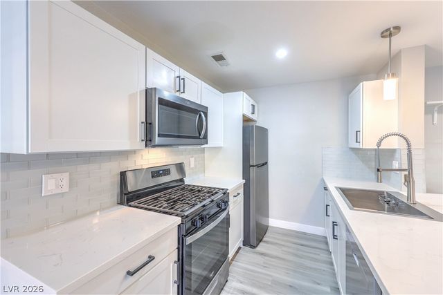 2200 South Fort Apache Road 1029, Las Vegas, NV 89117