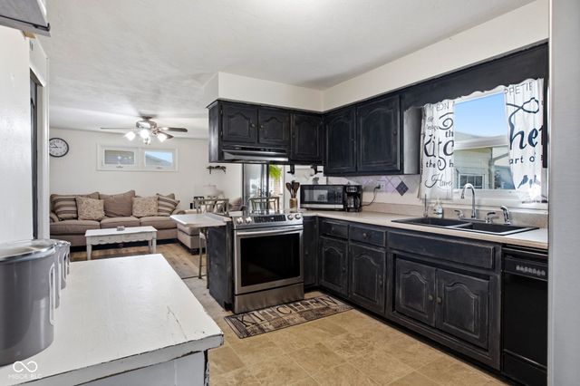 501 S Hardacre Court, New Castle, IN 47362