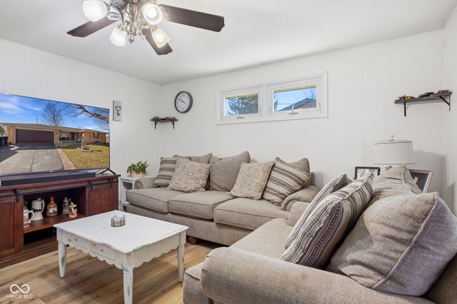 501 S Hardacre Court, New Castle, IN 47362