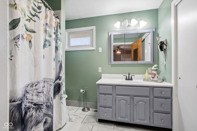 501 S Hardacre Court, New Castle, IN 47362