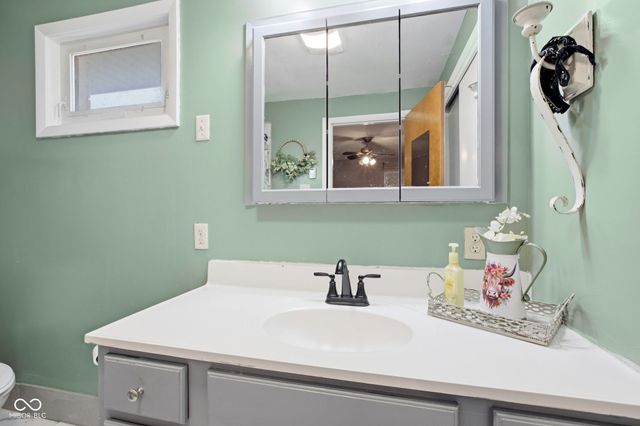 501 S Hardacre Court, New Castle, IN 47362