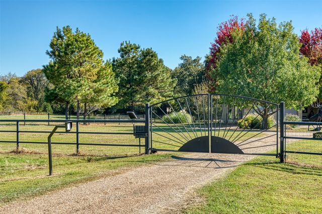 2261 State Highway 276, Emory, TX 75440