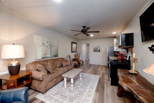 2261 State Highway 276, Emory, TX 75440