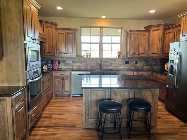 2261 State Highway 276, Emory, TX 75440