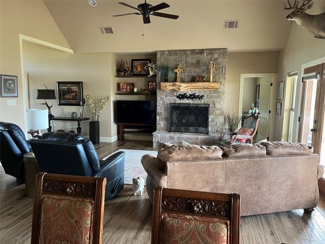 2261 State Highway 276, Emory, TX 75440