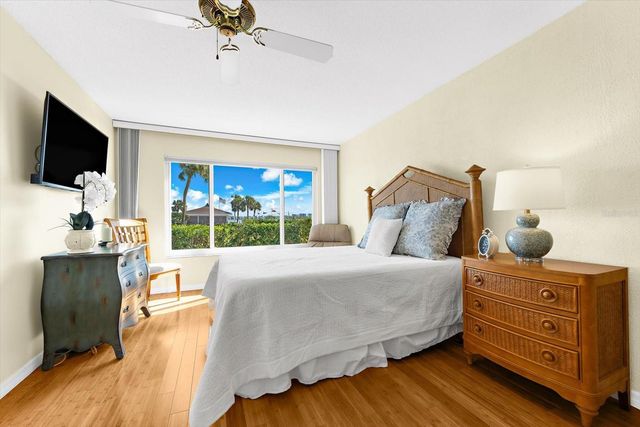 8897 MIDNIGHT PASS ROAD 105, Sarasota, FL 34242