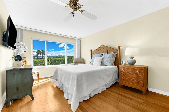 8897 MIDNIGHT PASS ROAD 105, Sarasota, FL 34242