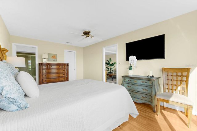 8897 MIDNIGHT PASS ROAD 105, Sarasota, FL 34242