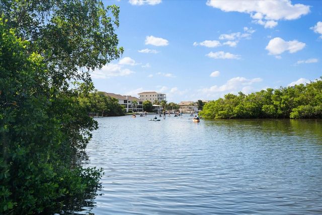 8897 MIDNIGHT PASS ROAD 105, Sarasota, FL 34242