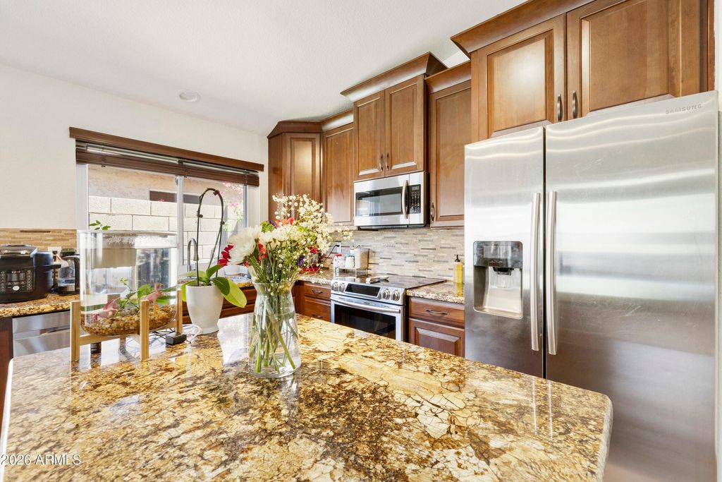 Image 4 of property listing at 4704 E Weaver Road, Phoenix, AZ 85050