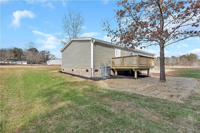 105 Viewmont Drive, Fair Play, SC 29643