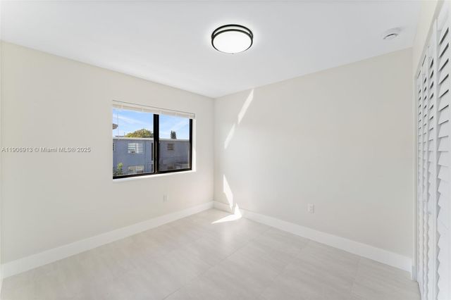 1171 NW 66th St, Miami, FL 33150