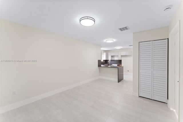 1171 NW 66th St, Miami, FL 33150