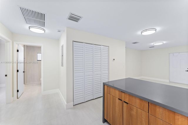 1171 NW 66th St, Miami, FL 33150