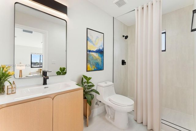 1171 NW 66th St, Miami, FL 33150