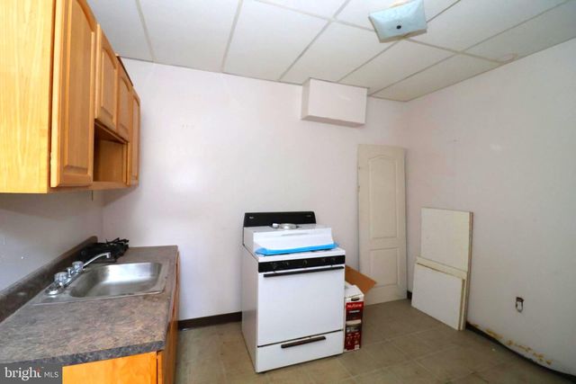 573 LINE ST, Camden, NJ 08103