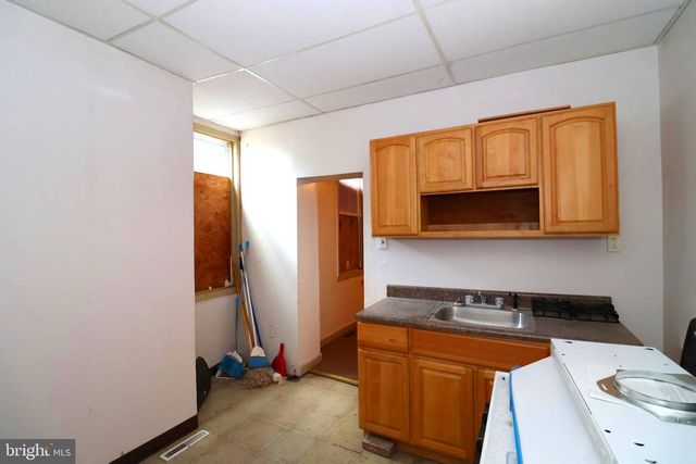 573 LINE ST, Camden, NJ 08103