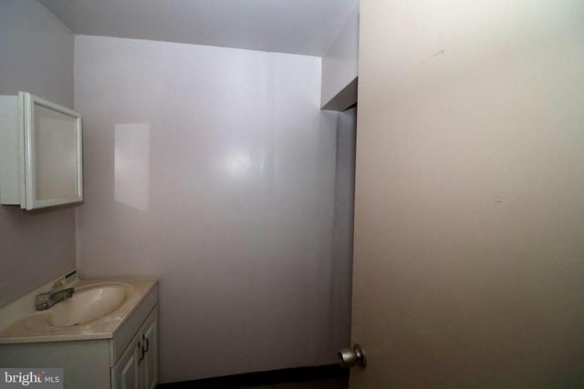 573 LINE ST, Camden, NJ 08103