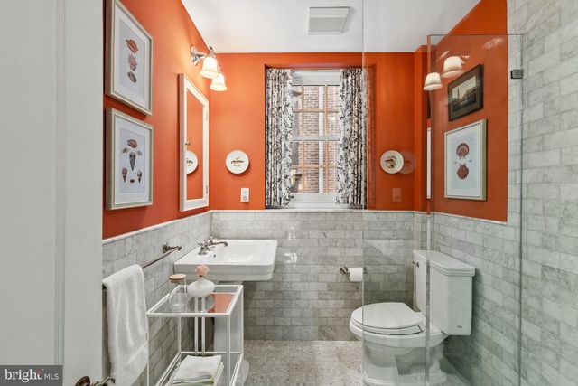 2136 SAINT JAMES ST, Philadelphia, PA 19103