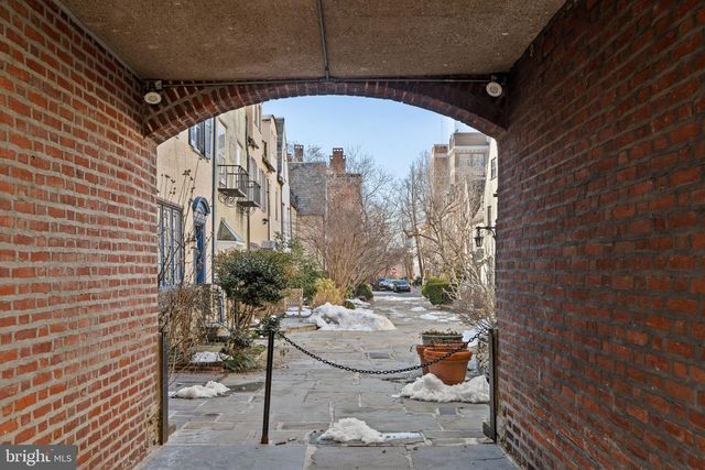 2136 SAINT JAMES ST, Philadelphia, PA 19103