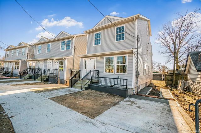 911 Hicksville Road, Far Rockaway, NY 11691