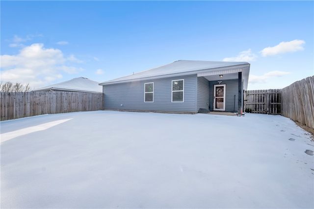 1170 S Kingfisher Lane, Fayetteville, AR 72701