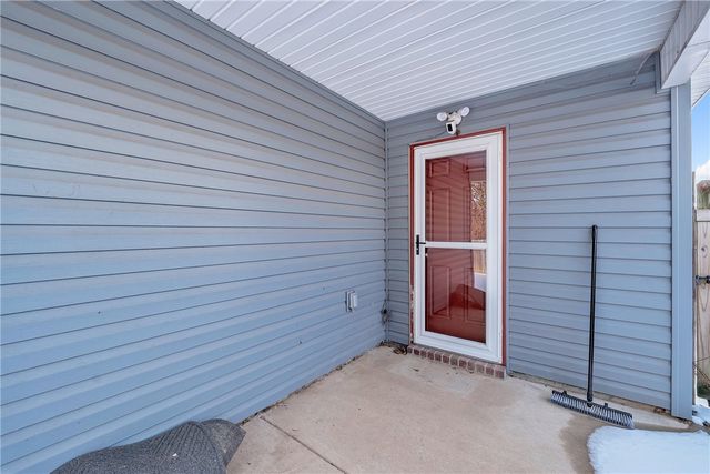 1170 S Kingfisher Lane, Fayetteville, AR 72701