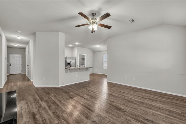 1170 S Kingfisher Lane, Fayetteville, AR 72701