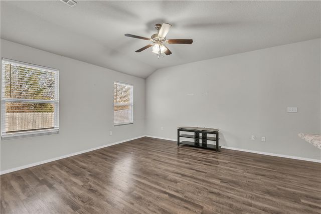 1170 S Kingfisher Lane, Fayetteville, AR 72701