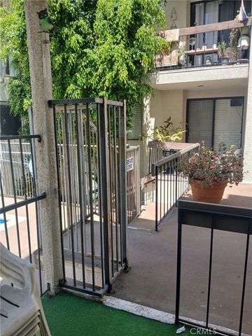 1305 N Columbus, Glendale, CA 91202