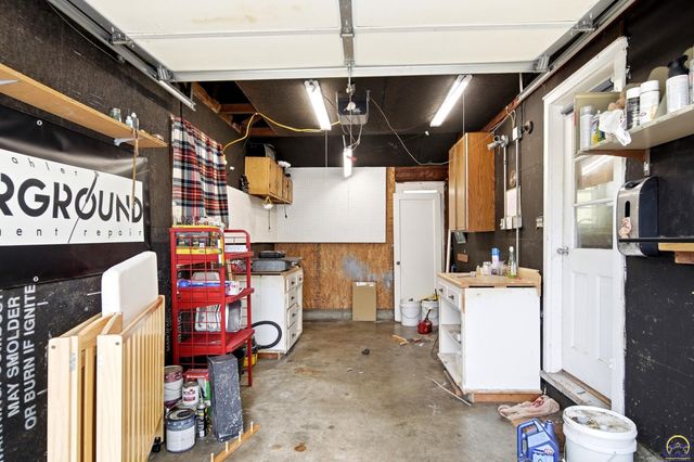 3710 SW 12th ST, Topeka, KS 66604