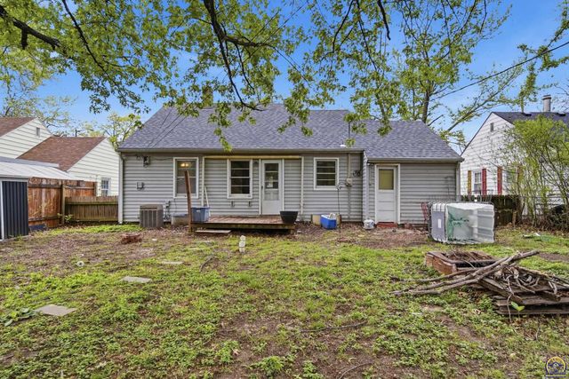 3710 SW 12th ST, Topeka, KS 66604