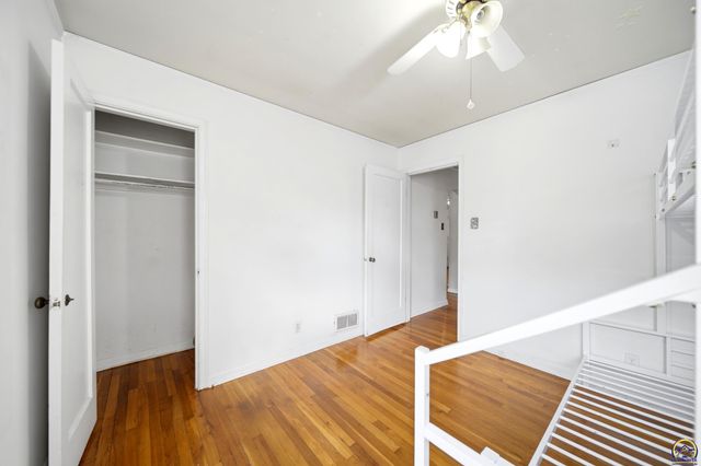 3710 SW 12th ST, Topeka, KS 66604