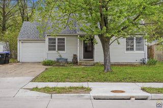 3710 SW 12th ST, Topeka, KS 66604