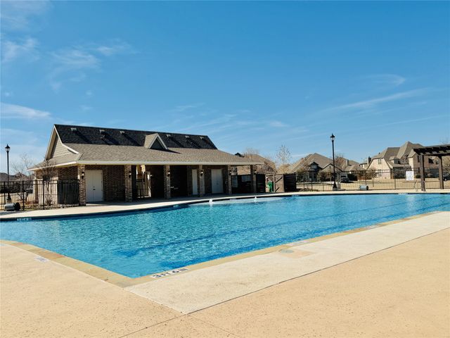 504 Lowland Lane, Waxahachie, TX 75165