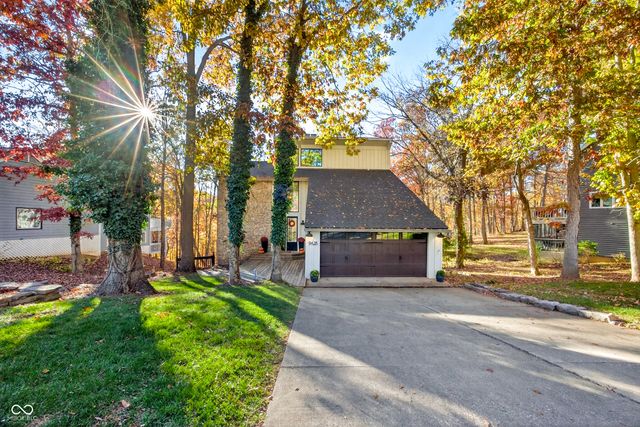 9428 S Harbour Pointe Drive, Bloomington, IN 47401