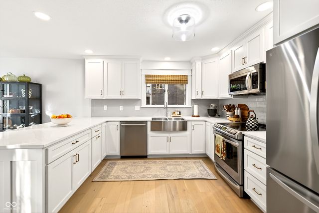 9428 S Harbour Pointe Drive, Bloomington, IN 47401