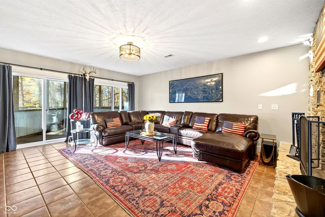 9428 S Harbour Pointe Drive, Bloomington, IN 47401