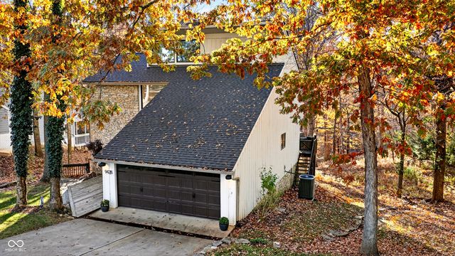 9428 S Harbour Pointe Drive, Bloomington, IN 47401