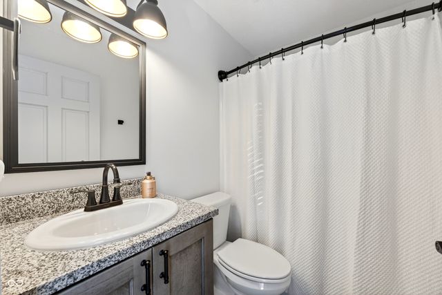 9428 S Harbour Pointe Drive, Bloomington, IN 47401
